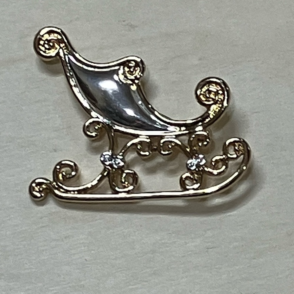 2007 Coldwater Creek Christmas Brooch Pin Sleigh Silver Tone Gold Tone Metal